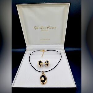 Vtg Butler Signed Fifth Avenue Collection Black & Gold Rhinestones Jewel…